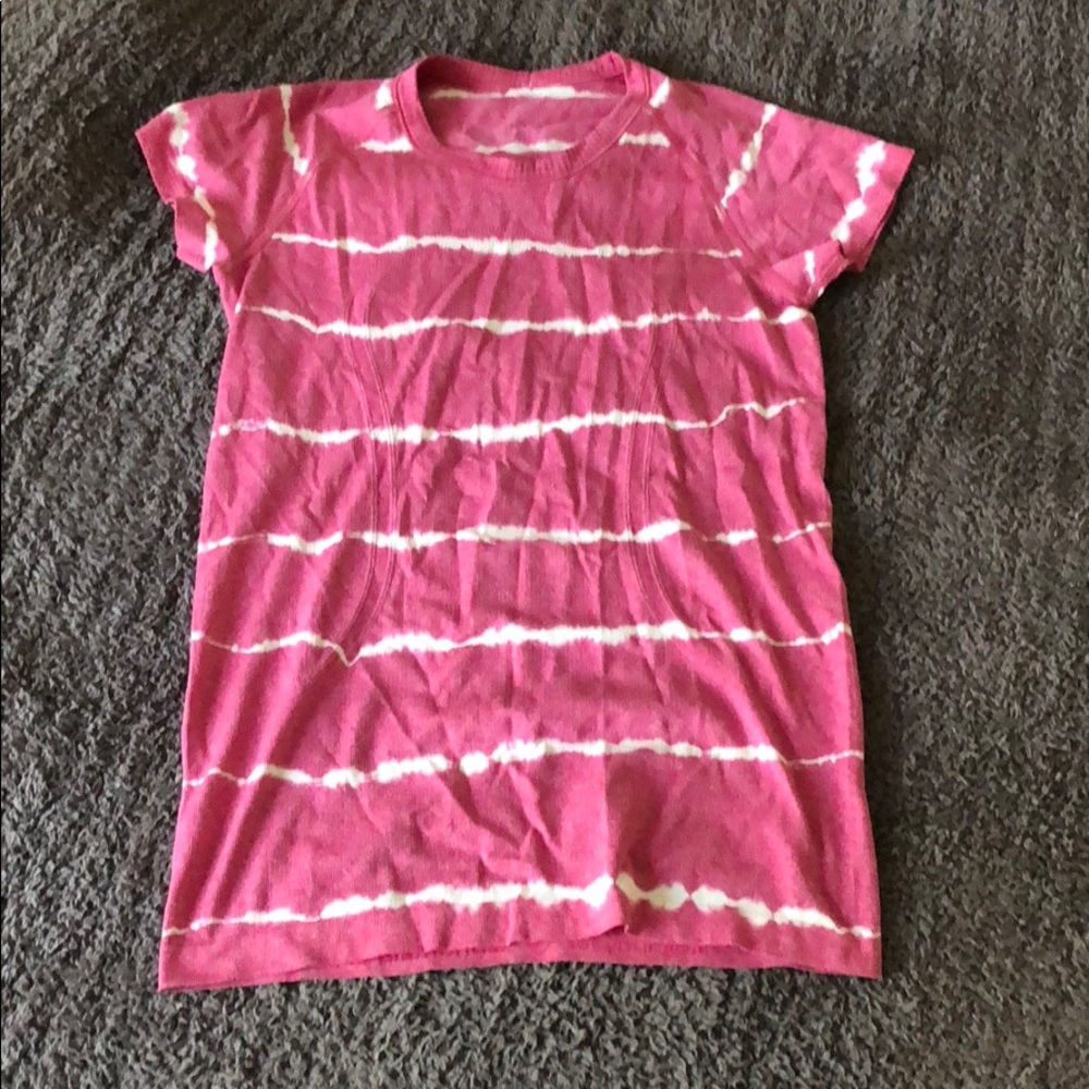 pink and white tie dye lululemon swiftly shirt